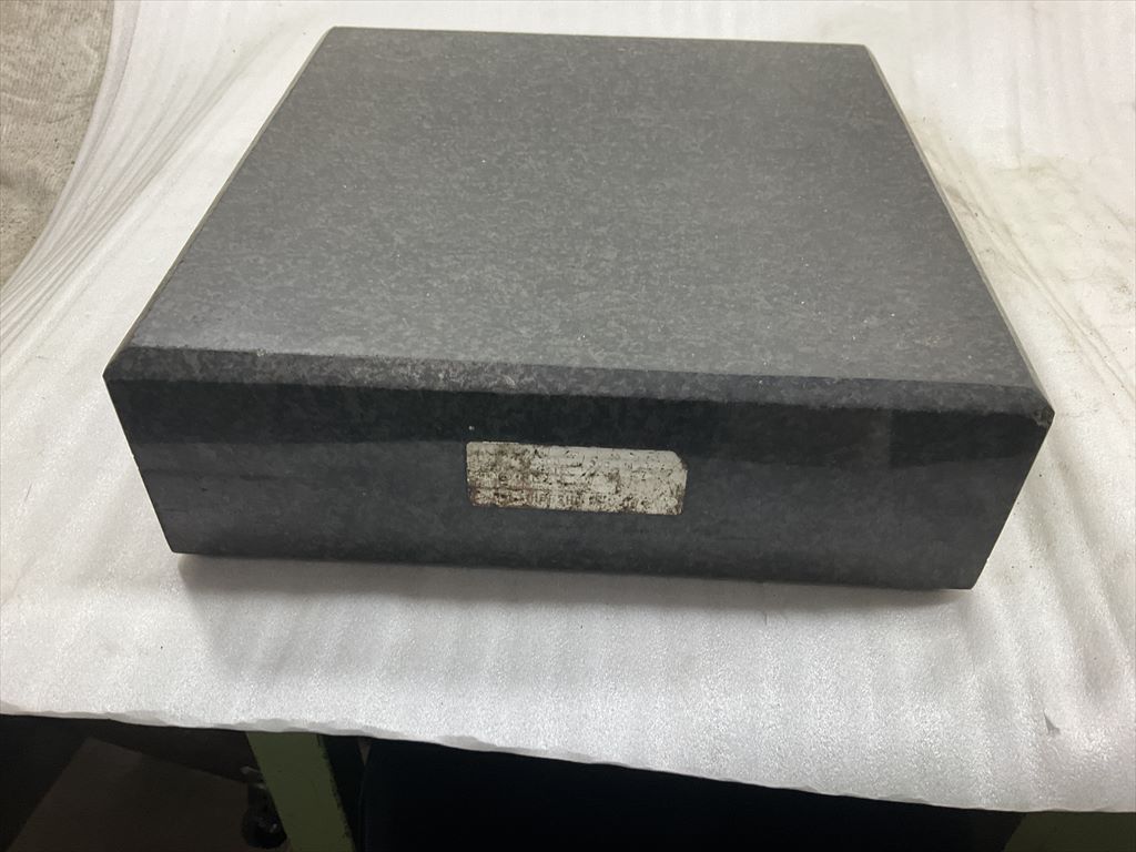 OHNISHI 石定盤 300×300×100mm　一部欠けあり