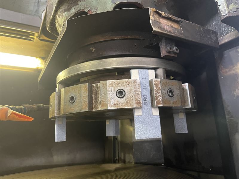東芝機械 NC立軸ロータリー平面研削盤 KRT-7B(S)