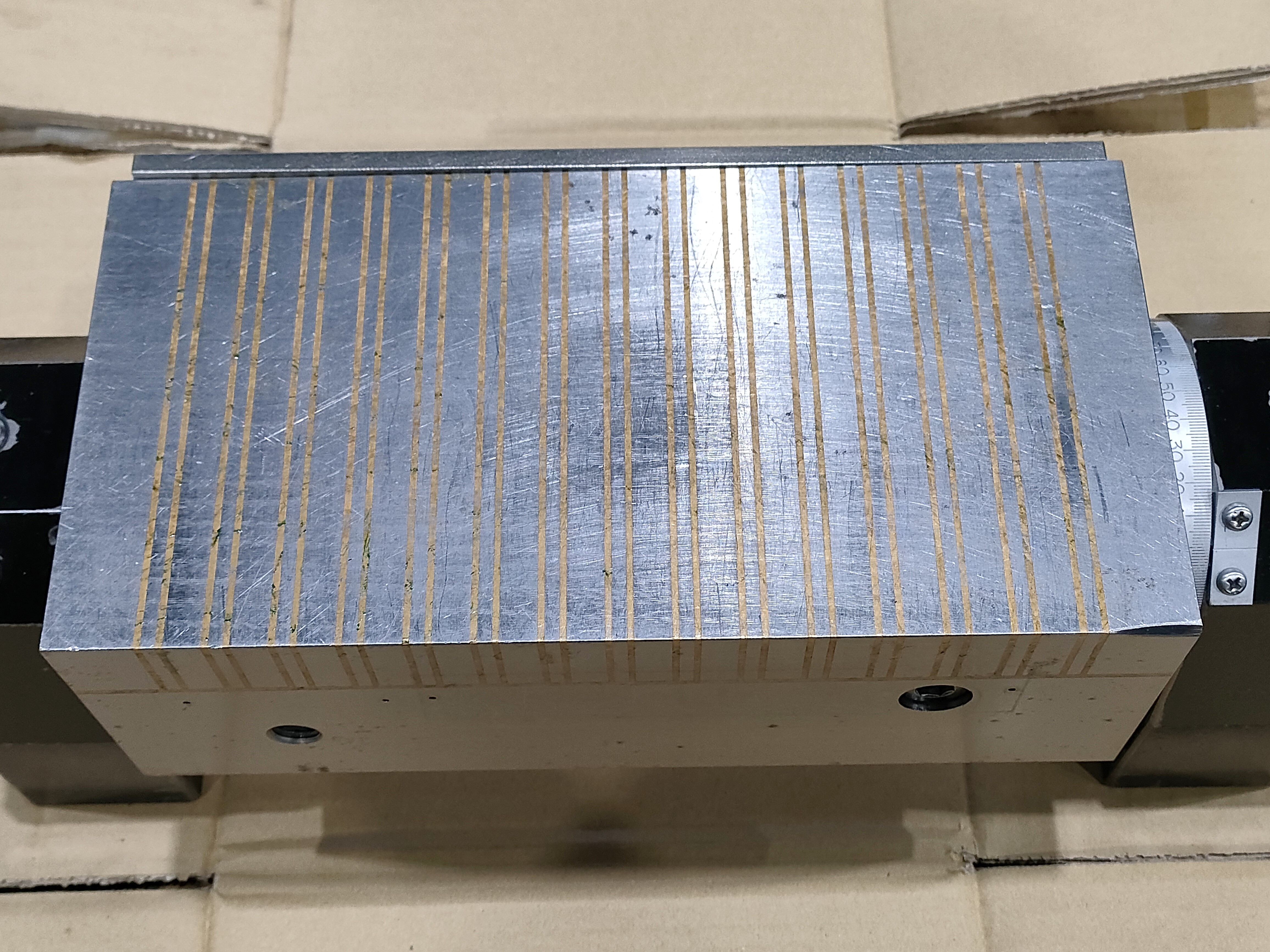 カネテック 可傾形永磁マグネットチャック RMT-1325U
