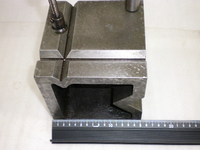 不明 V溝付桝形ブロック キサゲ仕上 150x150xH150mm