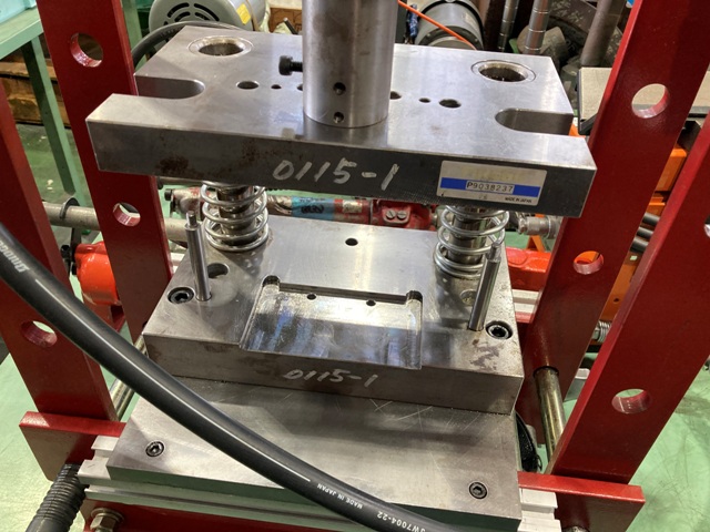 マサダ製作所 10T油圧プレス MTP-10HP