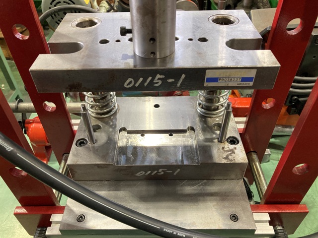 マサダ製作所 10T油圧プレス MTP-10HP