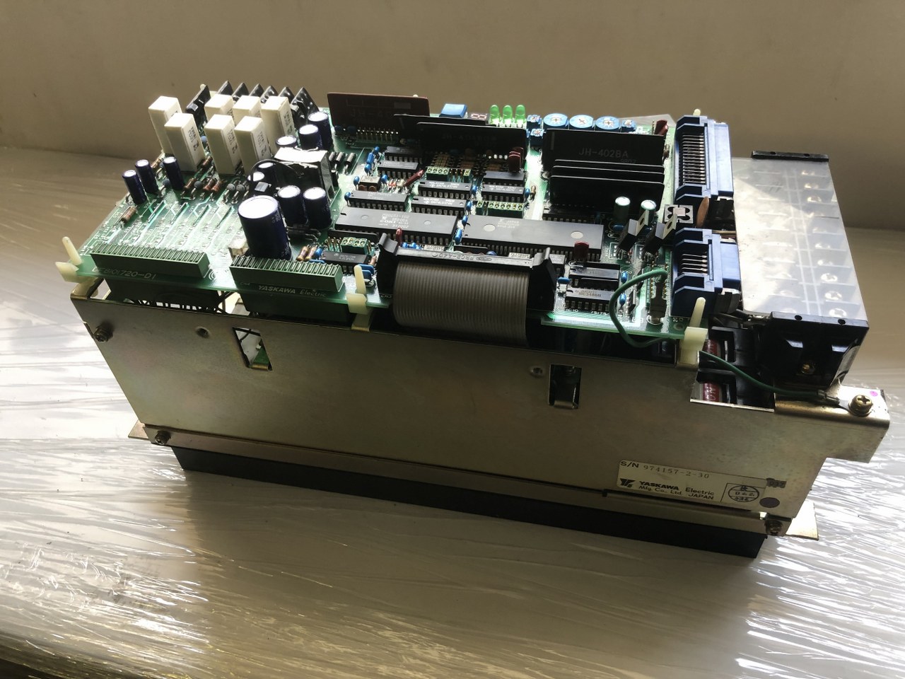 安川電機 YASKAWA ELECTRIC サーボパック SERVOPACK CACR-SR10SB1BFY100