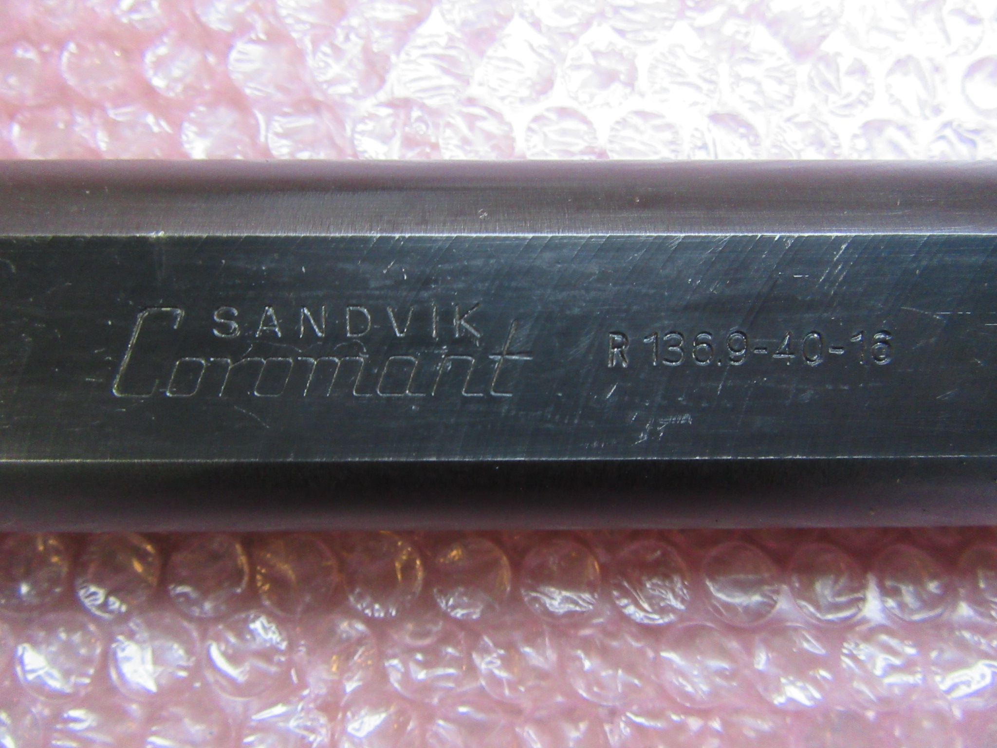 サンドビック/Sandvik 浅溝加工用シャンクツールホルダ R136.9-40-16