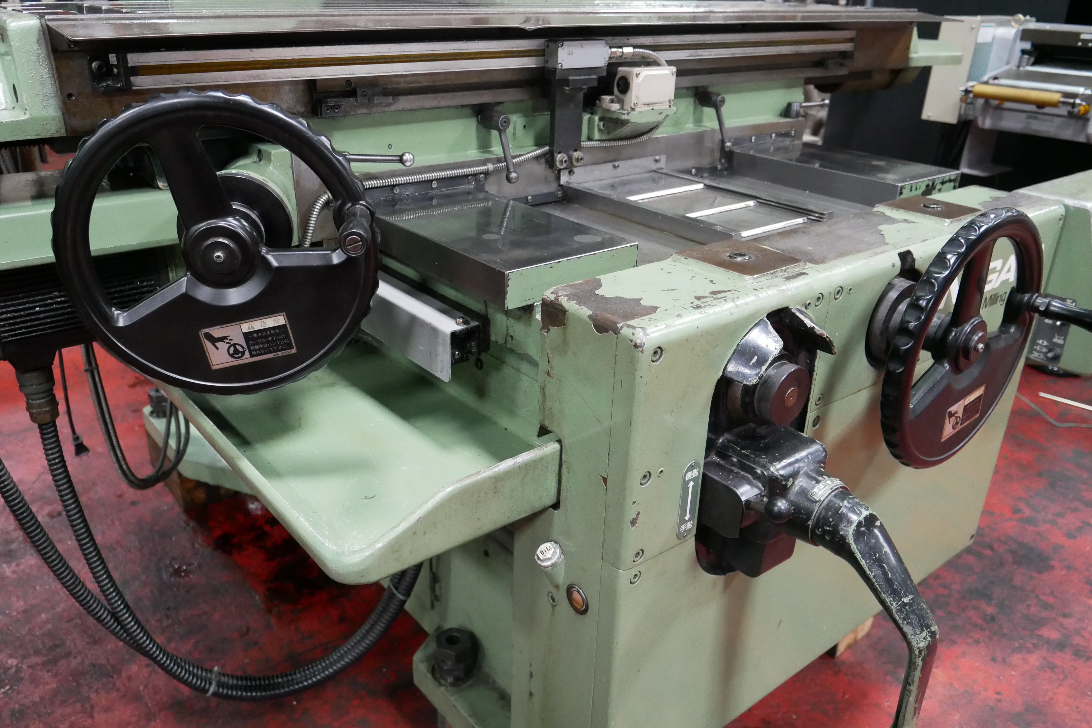 新潟鐵工所 万能フライス 3UMD type