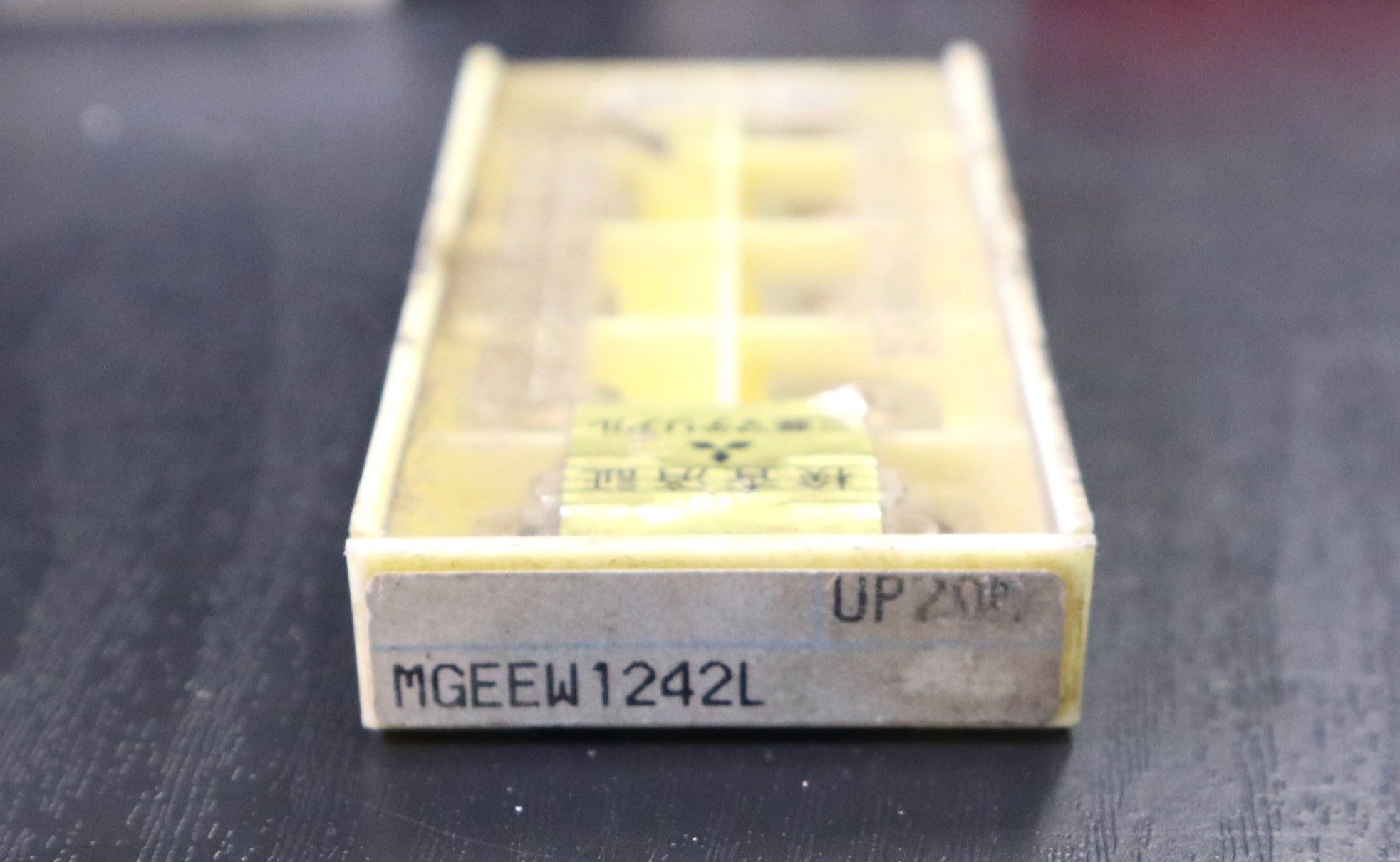三菱マテリアル チップ M20 D4175A03 MGEEW1242L 未使用