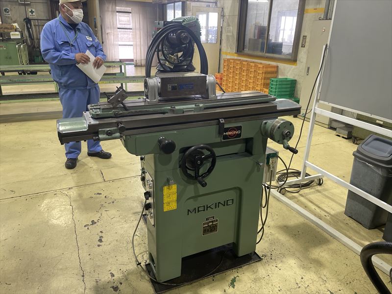 牧野フライス製作所 工具研削盤 C-40