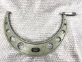 ミツトヨ 外側マイクロメーター OM-300(103-148A)