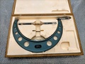 ミツトヨ 外側マイクロメーター OM-300(103-148)