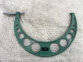 新潟精機 外側マイクロメーター MC106-275