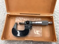 ミツトヨ カウント外側マイクロメーター M820-25(193-111)