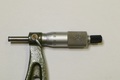 MITUTOYO｜ミツトヨ 外側マイクロメーター 200～225mm　0.01mm