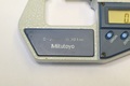 MITUTOYO｜ミツトヨ デジタルマイクロメータ 0～25mm　0.001mm