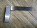 オネスト精機 台付スコヤ 200mm