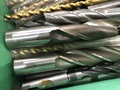 様々なメーカーやサイズがあります。 切削工具1山 様々なメーカーやサイズがあります。
