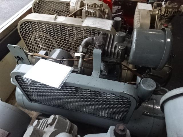 日立 0.75kWエアーコンプレッサー 0.75P-9.5T