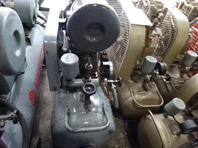 日立 0.75kWエアーコンプレッサー 0.75P-9.5T