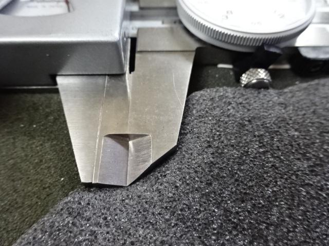 MITUTOYO｜ミツトヨ 定圧ダイヤルノギス 200mm
