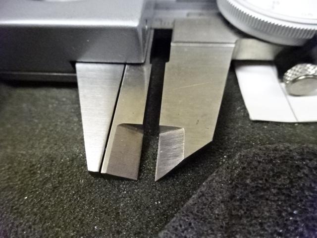 MITUTOYO｜ミツトヨ 定圧ダイヤルノギス 200mm