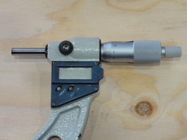 MITUTOYO｜ミツトヨ デジタル外側マイクロメーター MDC-125M